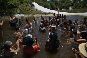 o banho de lagoa terminou em roda de samba com as matriarcas da pedra de xango e o samba de bacia de mestra damiana 1942550 article
