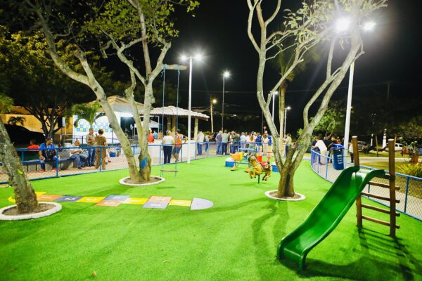 Prefeitura de Salvador entrega Praça Alameda das Samambaias requalificada em Piatã