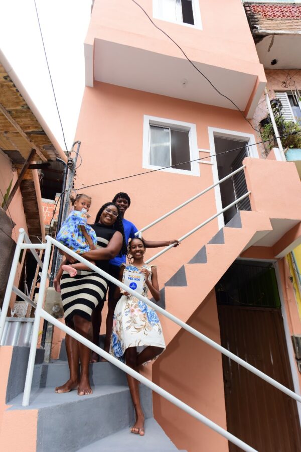 Itapuã recebe Morar Melhor na Baixa do Dendê e ultrapassa 840 casas reformadas no bairro