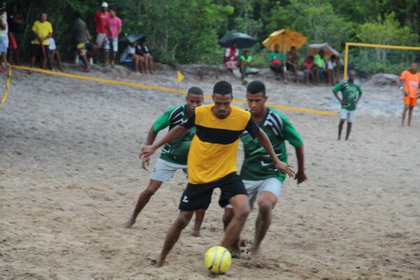 Tradicional Campeonato de Futebol de Areia da Bacia começa neste domingo em Itapuã