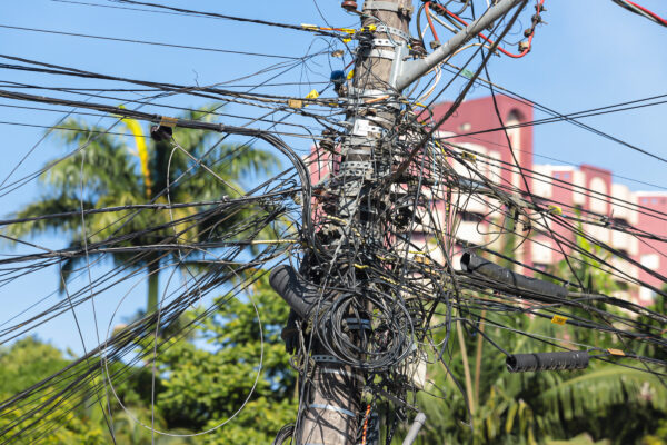 Furto de cabos de energia cresce e Itapuã está entre os bairros mais afetados de Salvador
