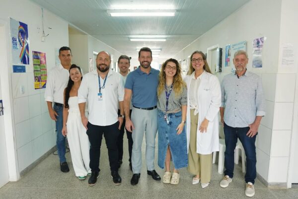 Secretário Municipal de Saúde visita USF Km 17 e reforça compromisso com melhorias no atendimento em Itapuã